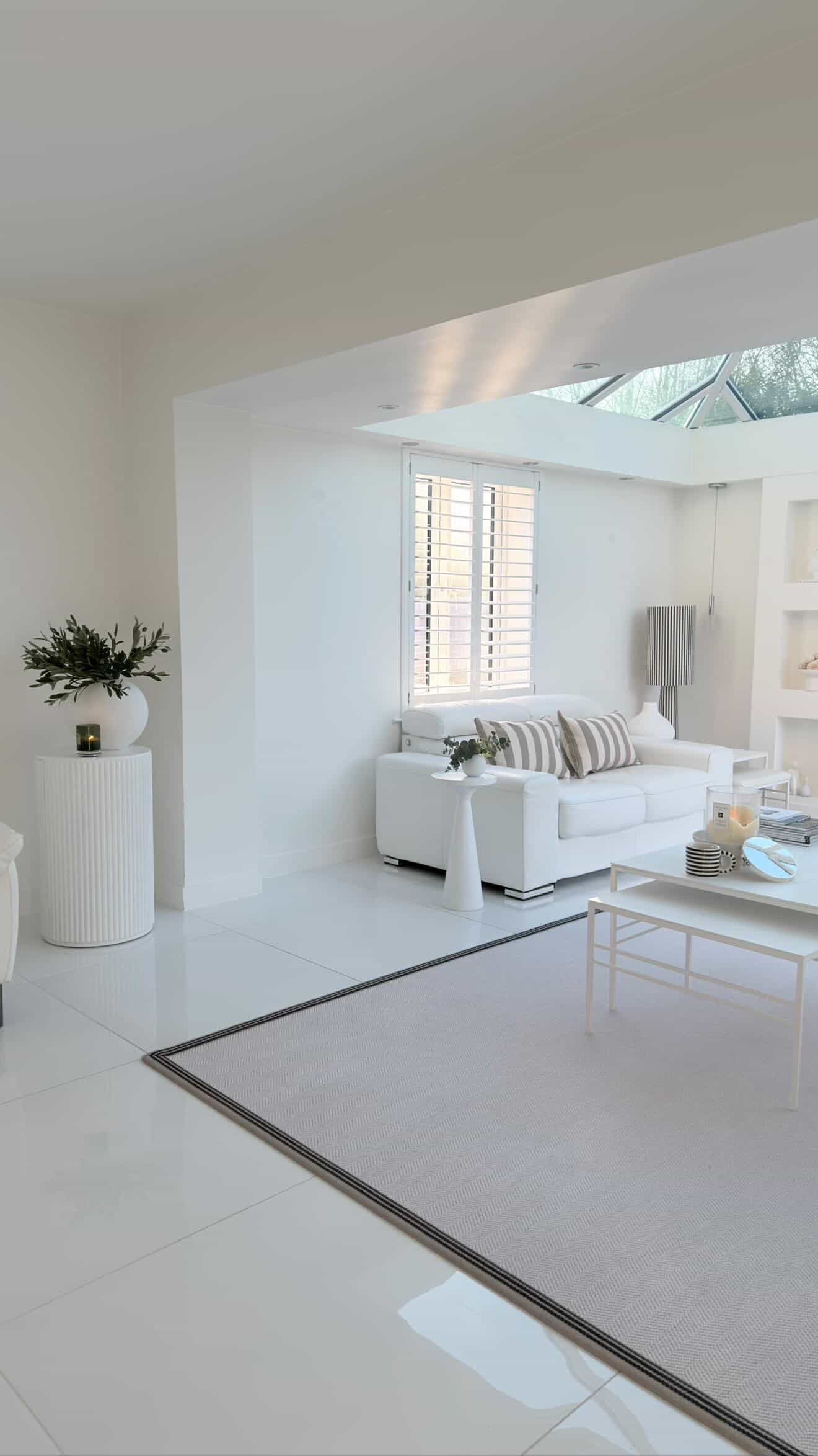 Cable Table White